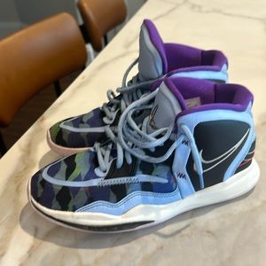 Kyrie Irving infinity aluminum black Nike’s - size 5Y